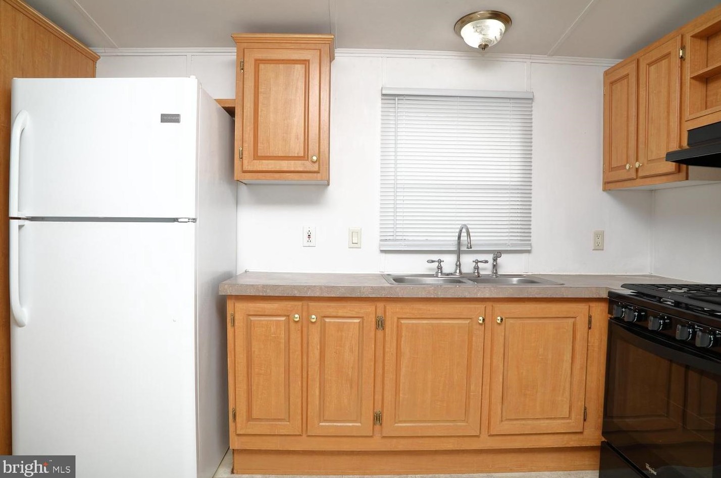 755 Sherry Ln, Lancaster PA  17601-5829 exterior