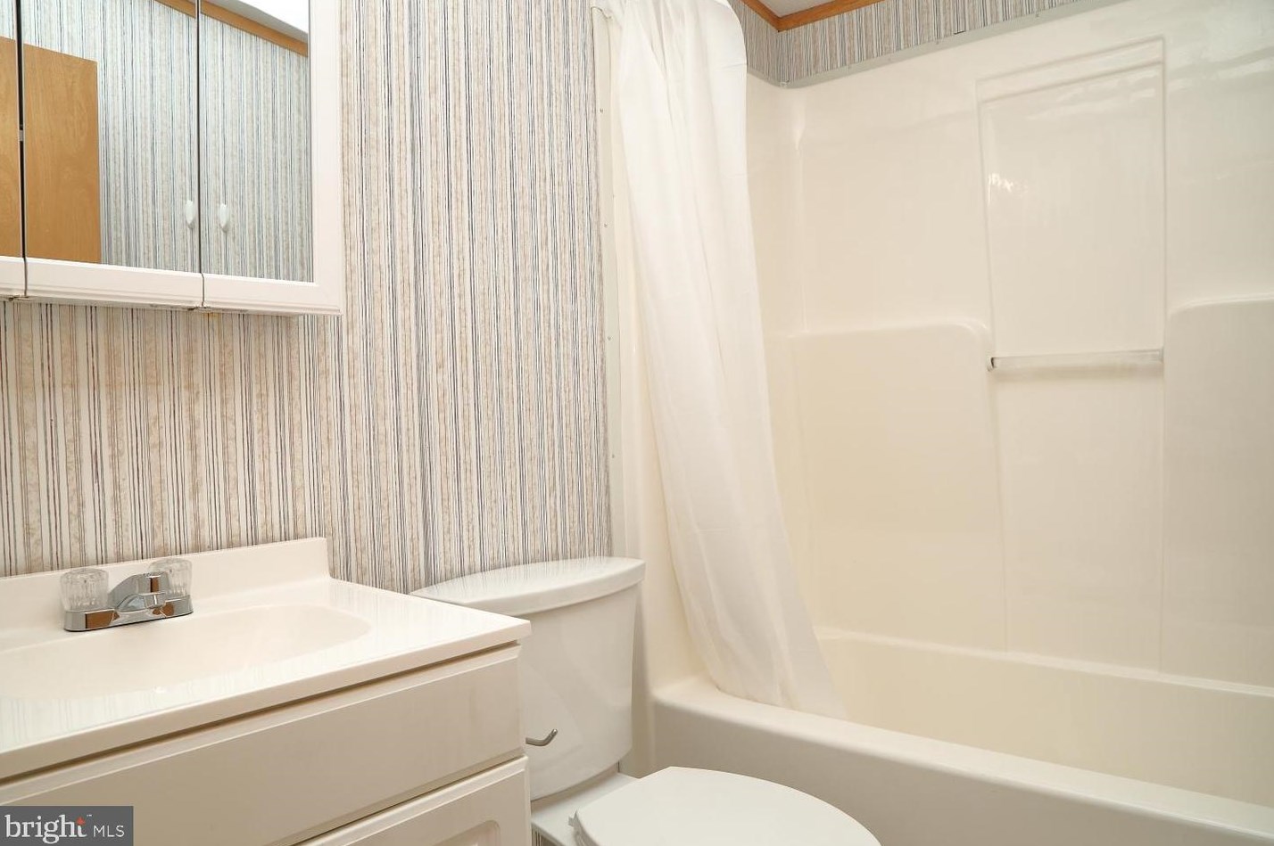 755 Sherry Ln, Lancaster PA  17601-5829 exterior