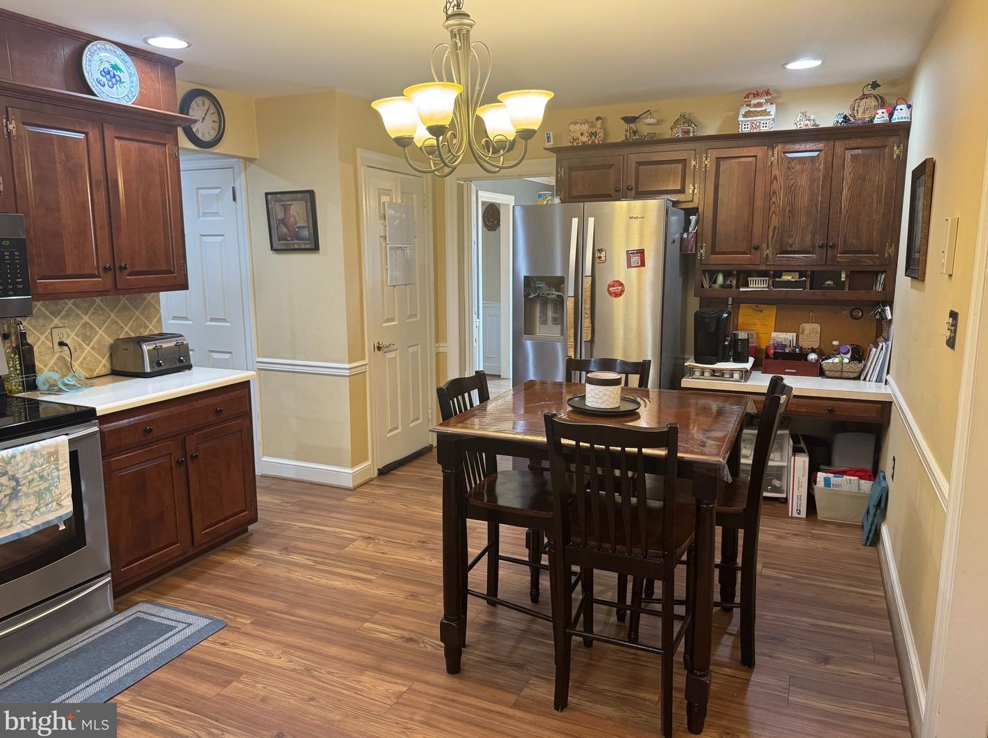 651 Candlewyck Rd, Lancaster PA  17601-2853 exterior