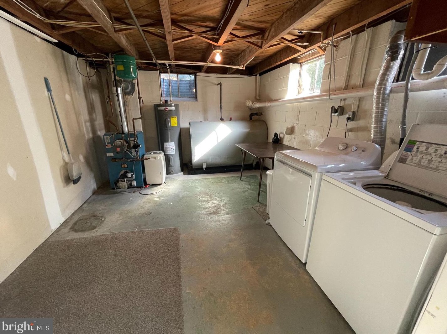 1710 Rockvale Rd, Lancaster PA  17602-1314 exterior