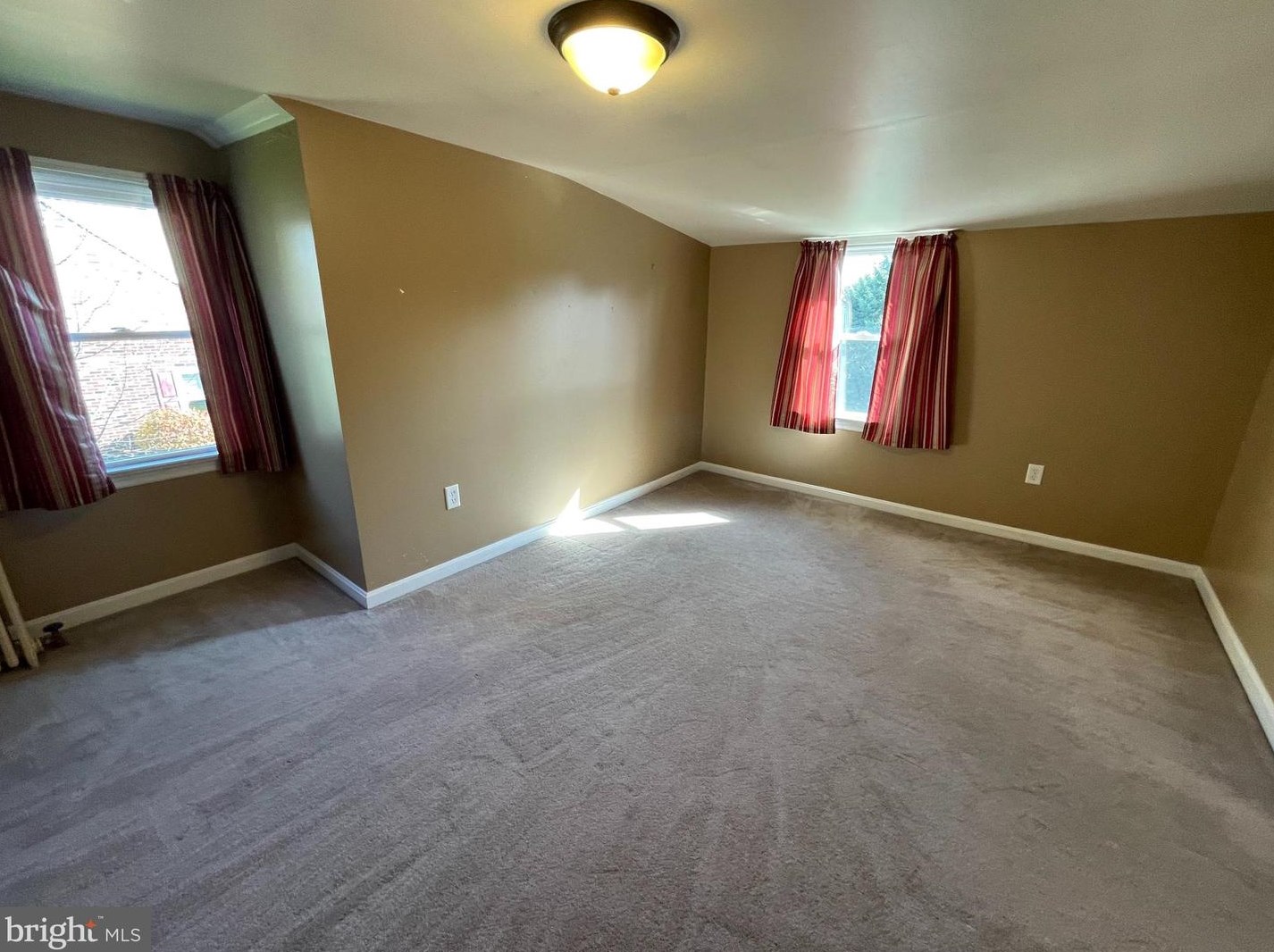 1710 Rockvale Rd, Lancaster PA  17602-1314 exterior