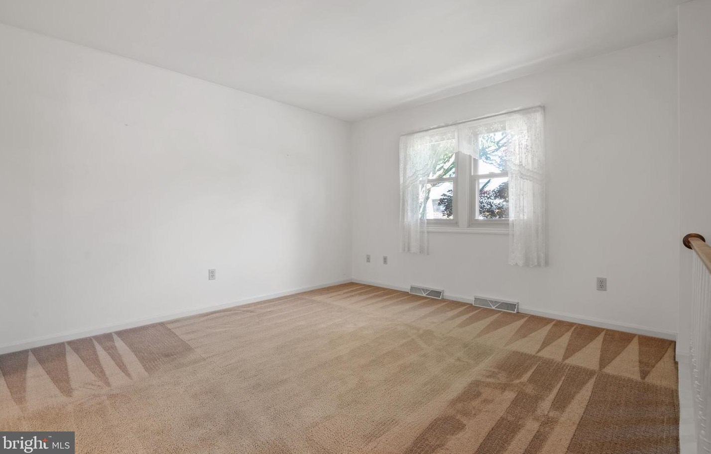 18 Clarendon Dr, Lancaster PA  17603-9596 exterior