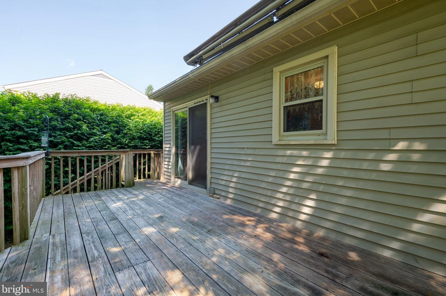 18 Clarendon Dr, Lancaster PA  17603-9596 exterior