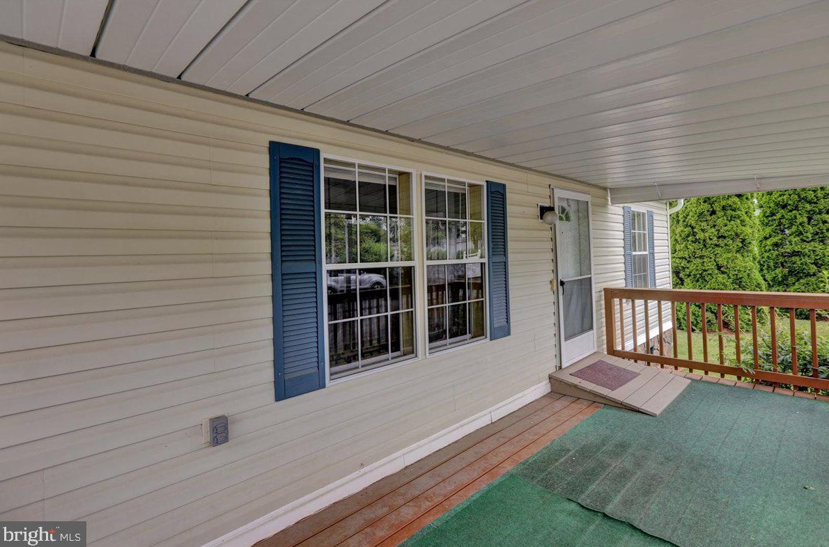 16 Madge Dr, Lancaster PA 17603-4048 exterior