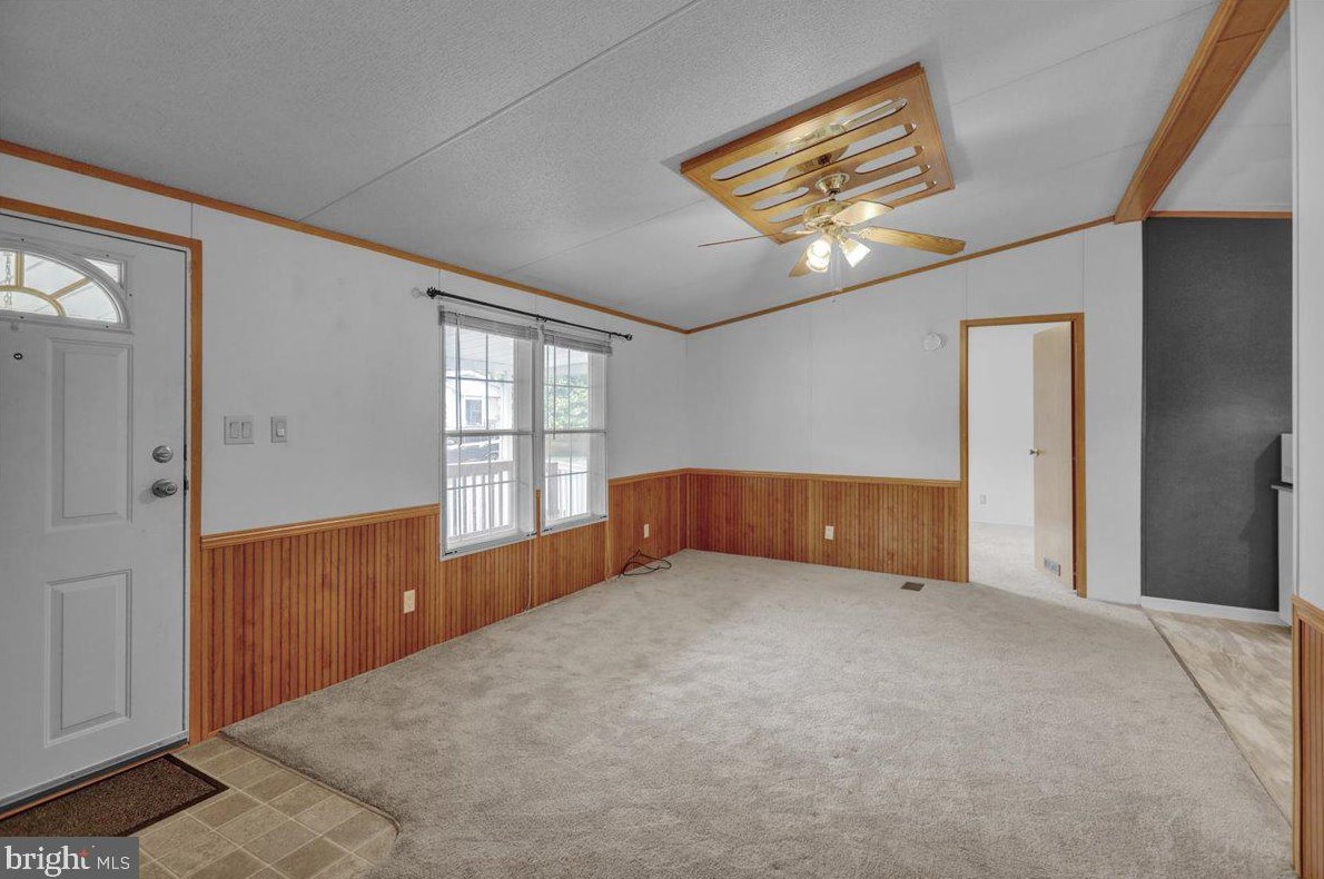 16 Madge Dr, Lancaster PA 17603-4048 exterior