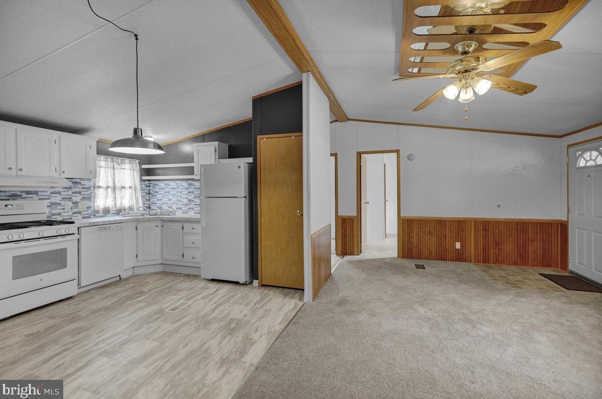 16 Madge Dr, Lancaster PA 17603-4048 exterior