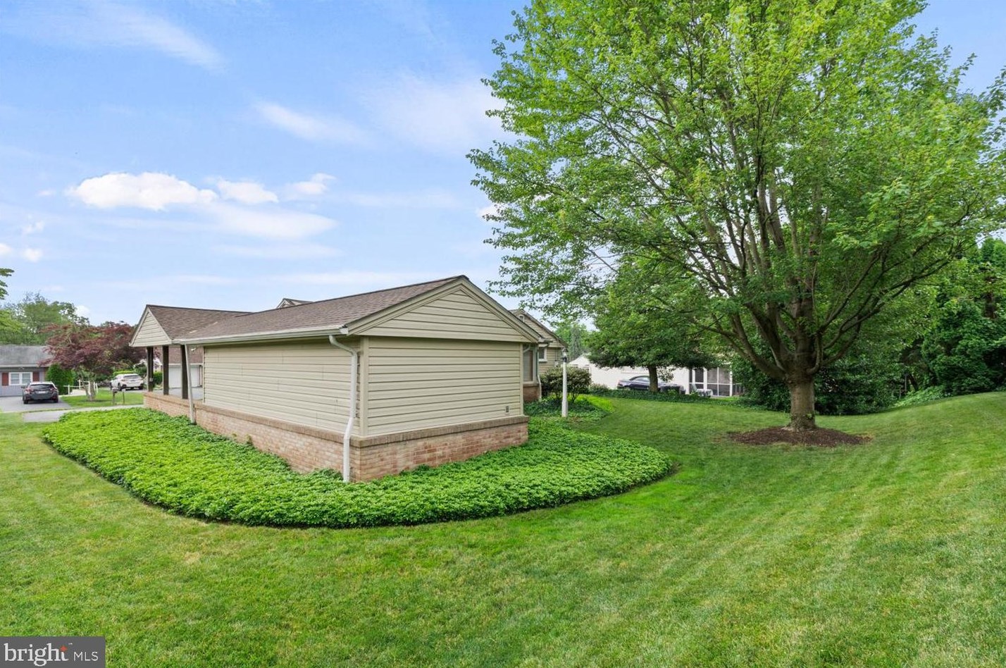 707 Darby Ln, Lancaster PA 17601-2008 exterior