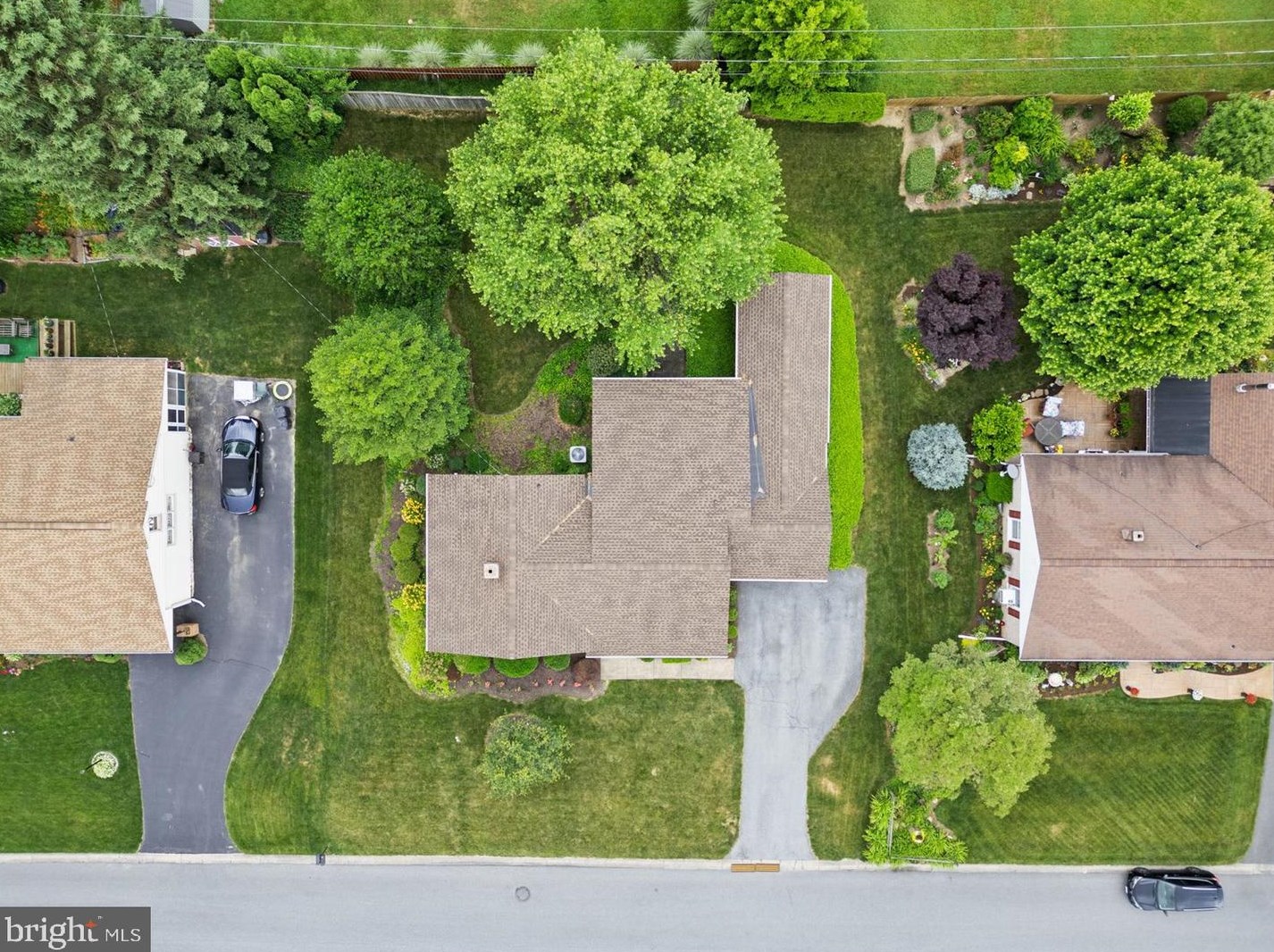 707 Darby Ln, Lancaster PA 17601-2008 exterior