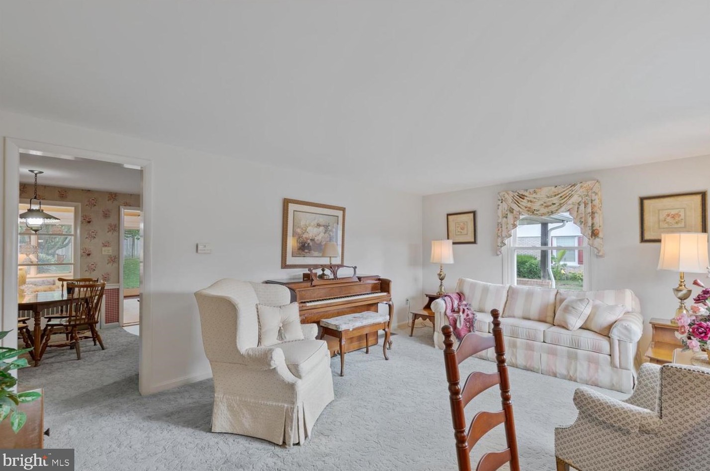 707 Darby Ln, Lancaster PA 17601-2008 exterior