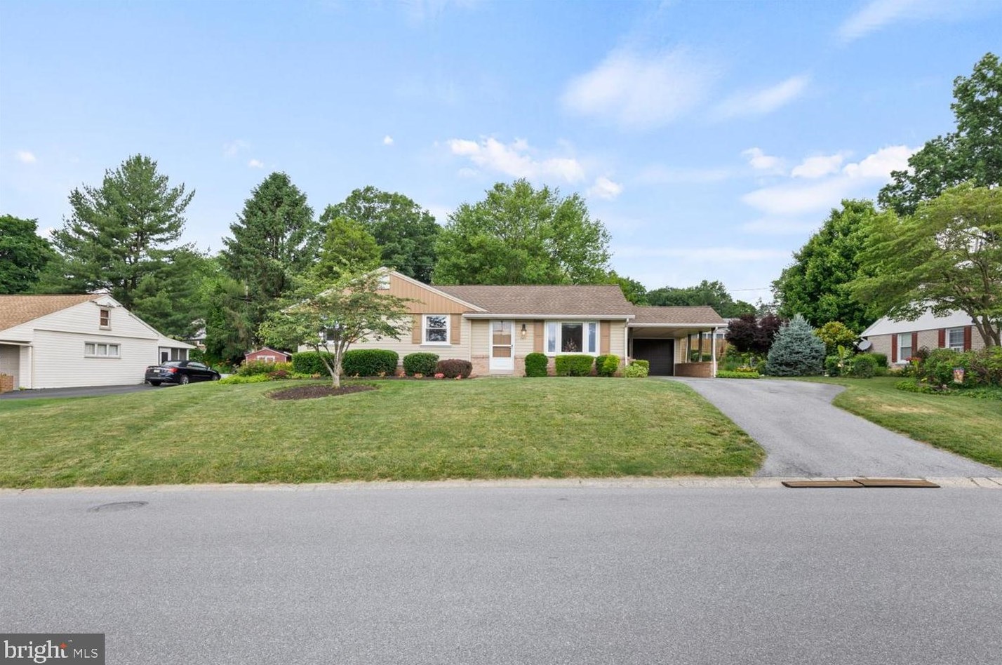 707 Darby Ln, Lancaster PA 17601-2008 exterior