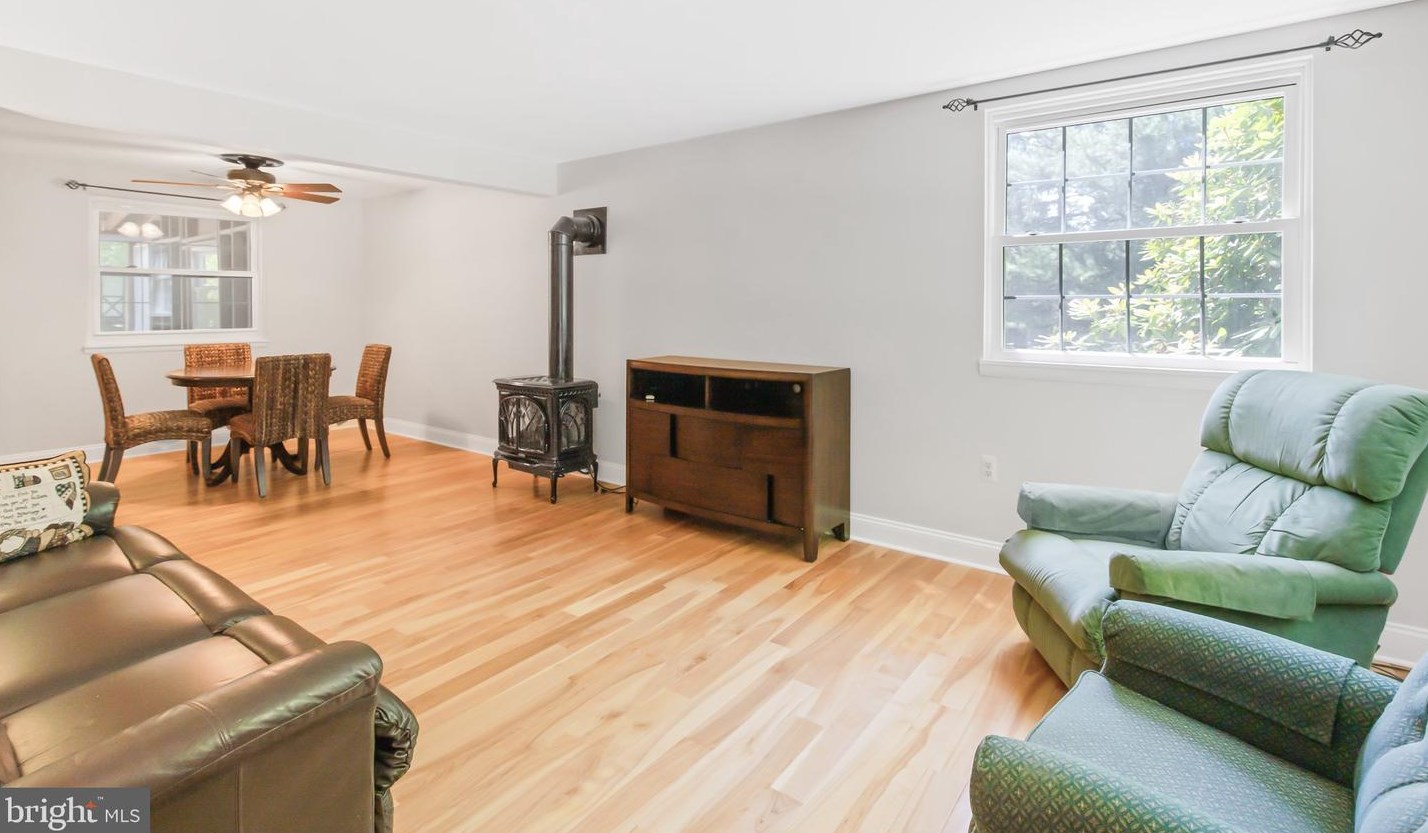 127 Nicholas Rd, Lancaster PA  17603-9423 exterior