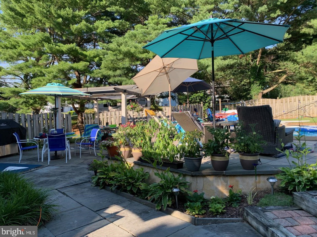 127 Nicholas Rd, Lancaster PA  17603-9423 exterior