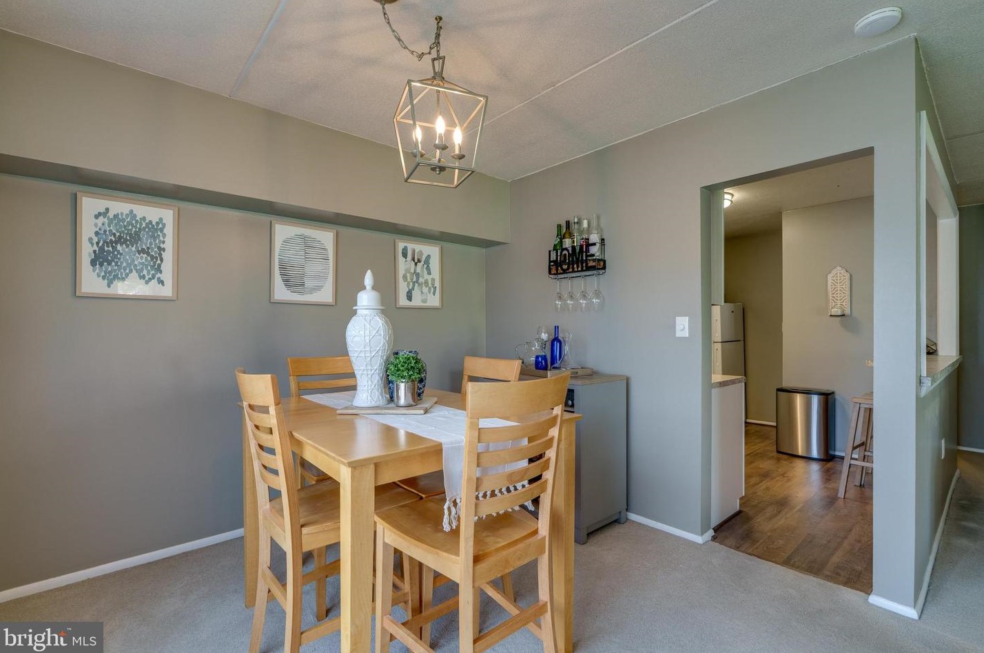 212 Valleybrook Dr, Lancaster PA  17601-4618 exterior