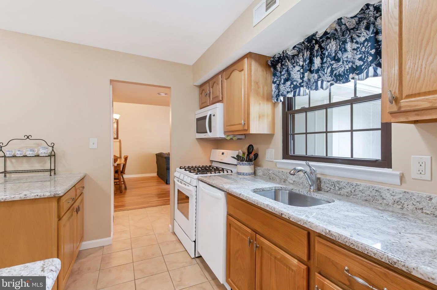 409 Valleybrook Dr, Lancaster PA  17601-4620 exterior