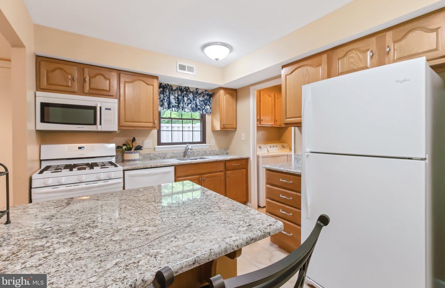 409 Valleybrook Dr, Lancaster PA  17601-4620 exterior