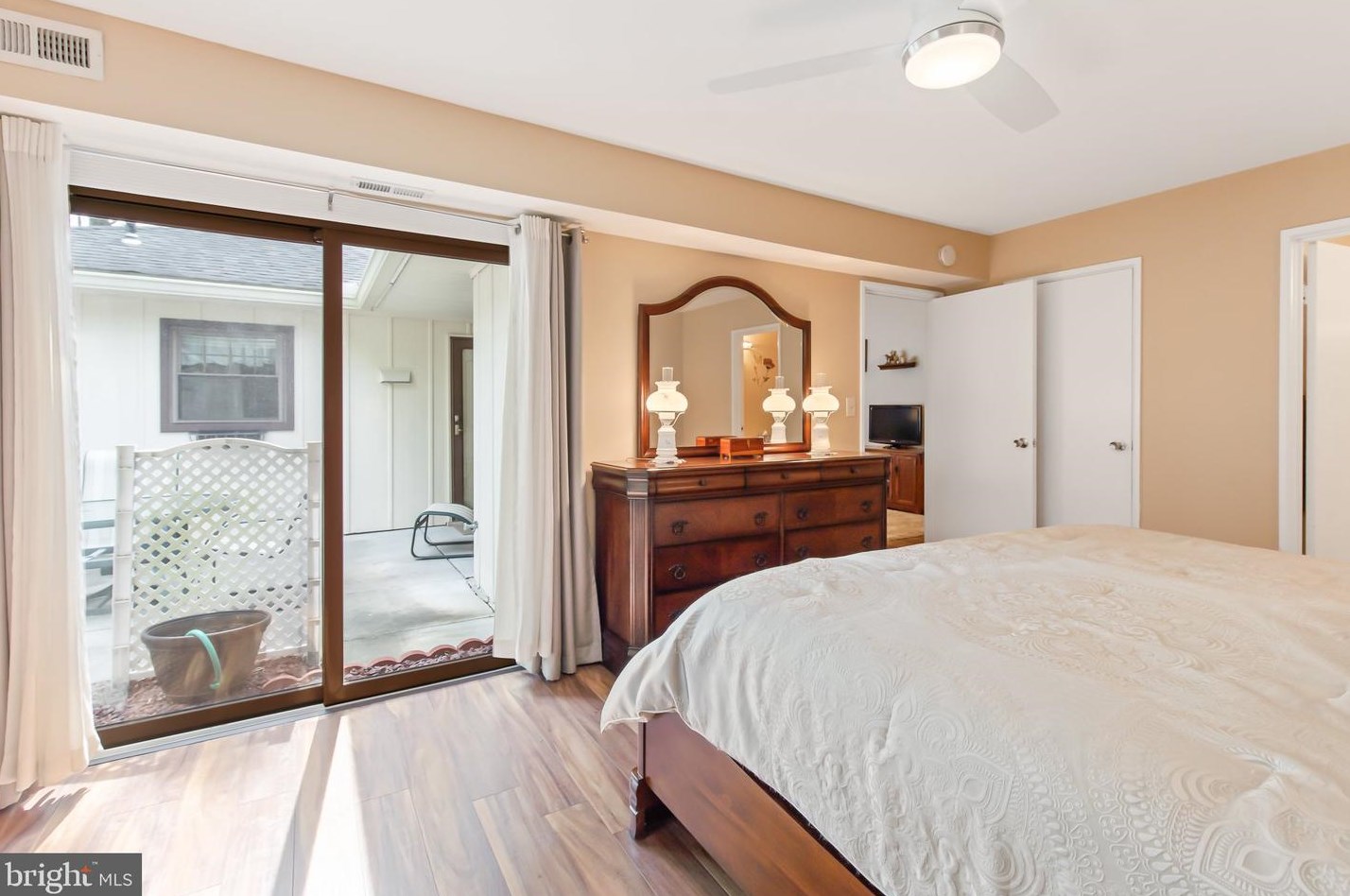 409 Valleybrook Dr, Lancaster PA  17601-4620 exterior