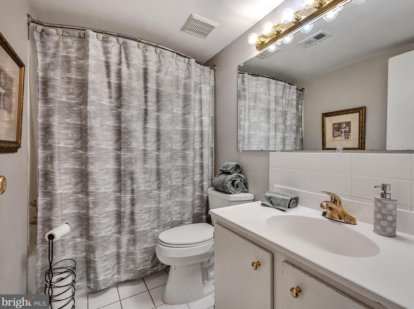 170 Valleybrook Dr, Lancaster PA  17601-4620 exterior