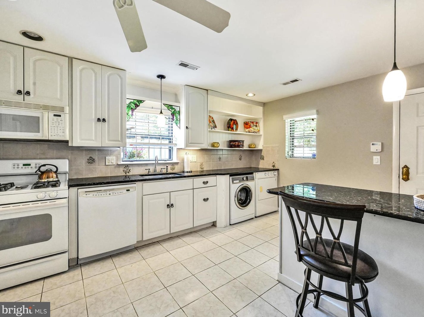 170 Valleybrook Dr, Lancaster PA  17601-4620 exterior