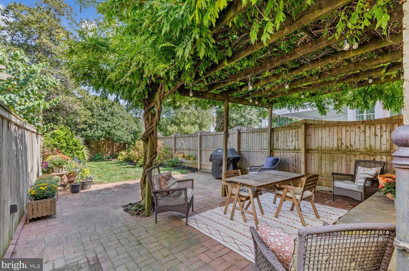 19 Shippen St, Lancaster PA 17602-2966 exterior