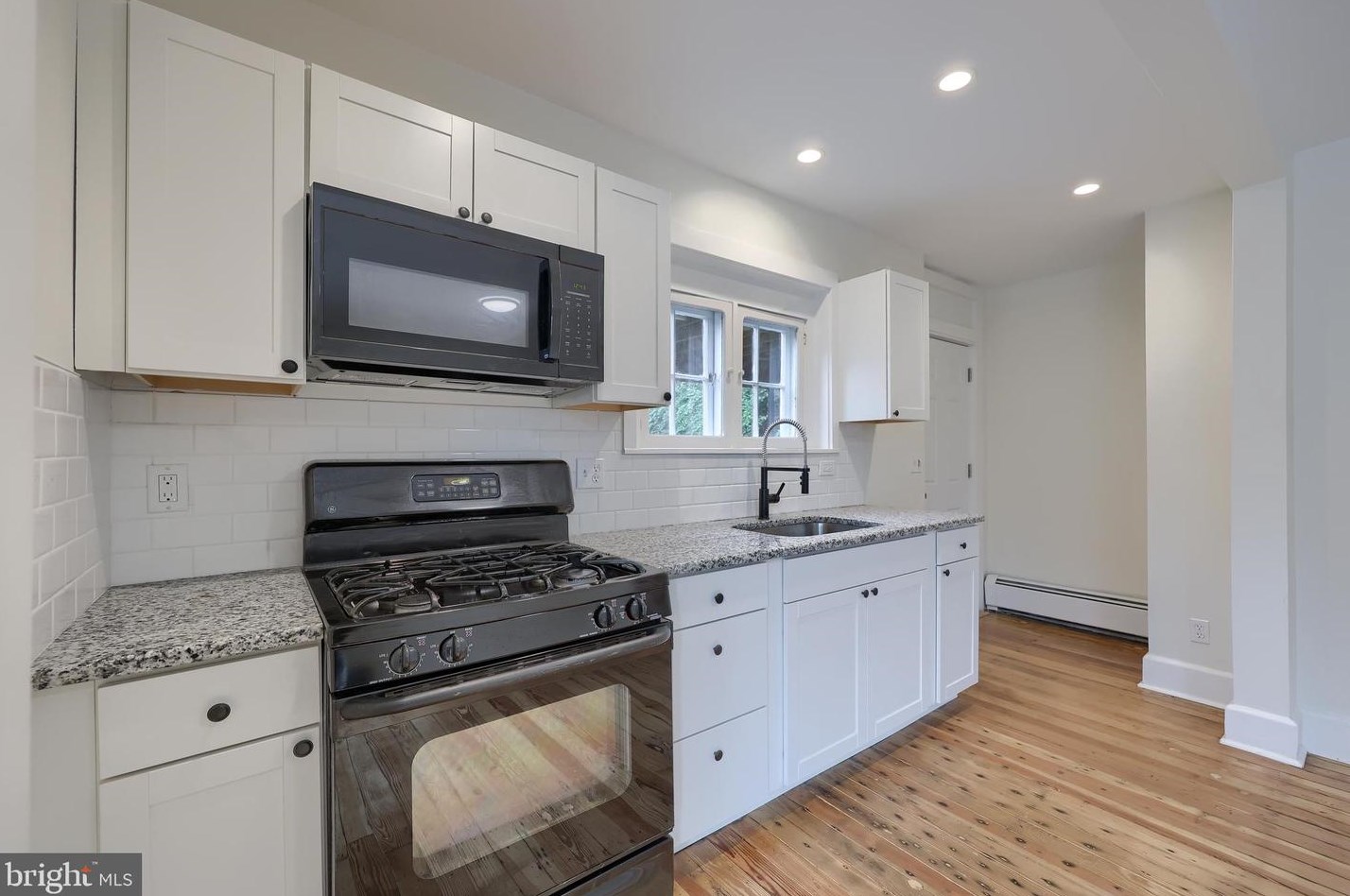 302 Market St, Marietta PA 17547-1605 exterior