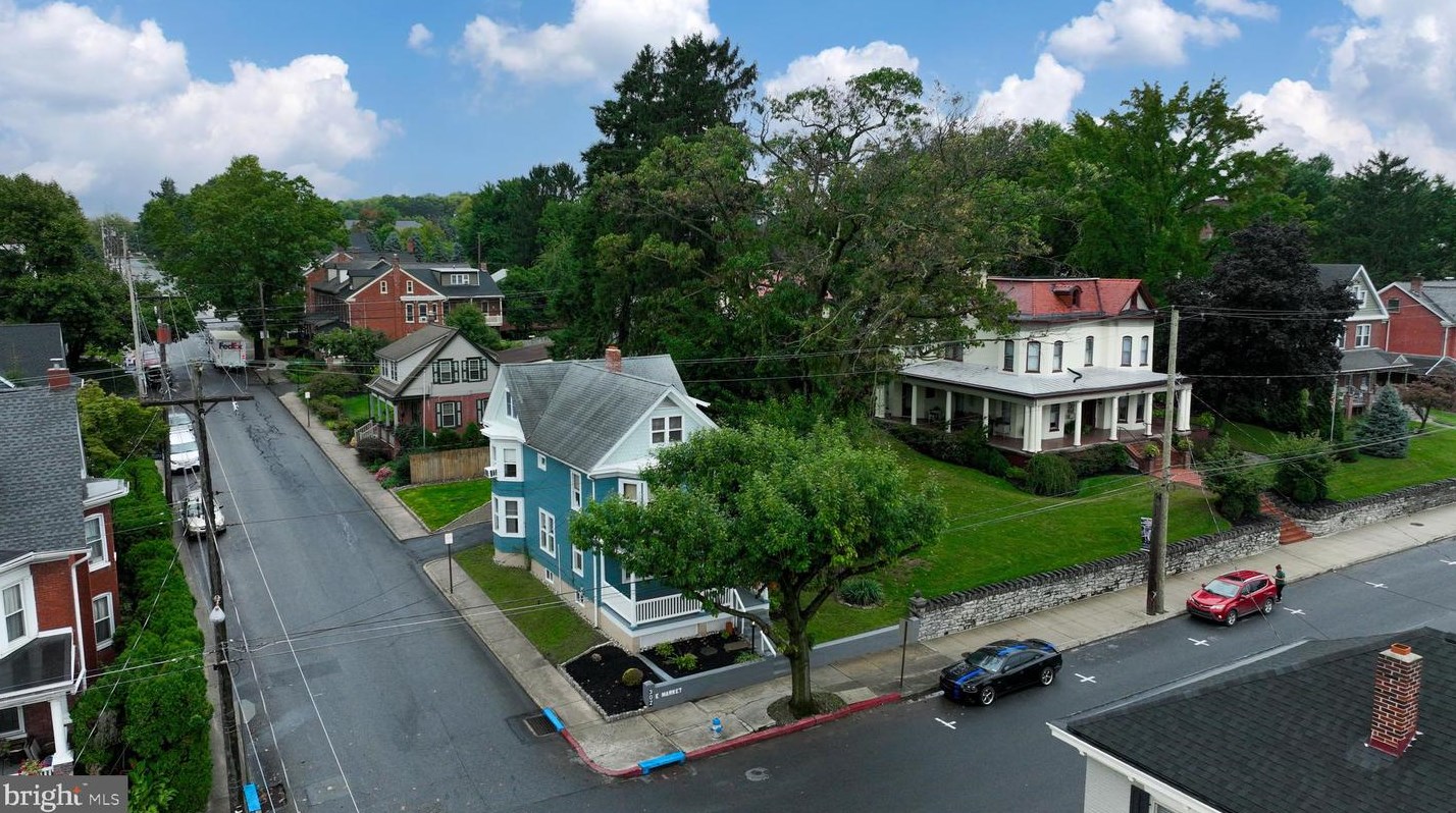 302 Market St, Marietta PA 17547-1605 exterior