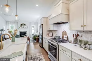 102 Village Dr, Millersville, PA 17551 - Photo 13