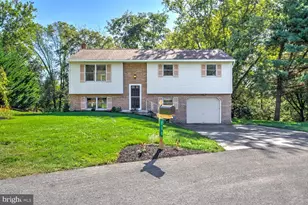 230 Hickory Dr, Lititz, PA 17543 - Photo 3