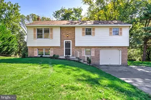 230 Hickory Dr, Lititz, PA 17543 - Photo 1