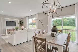 126 Erica Ln, Columbia, PA 17512 - Photo 7