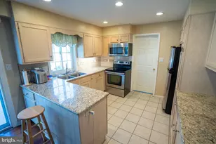 210 Rocklawn Ln, Lancaster, PA 17601 - Photo 13