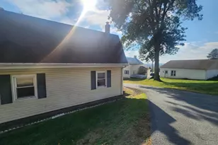 827 Disston View Dr, Lititz, PA 17543 - Photo 9