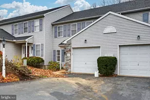 304 Treetops Ct, Lancaster, PA 17601 - Photo 3