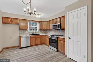 213 Pine Bridge Ln, Lancaster, PA 17603 - Photo 9