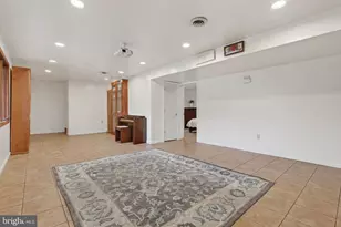 2210 Berkshire Rd, Lancaster, PA 17603 - Photo 7