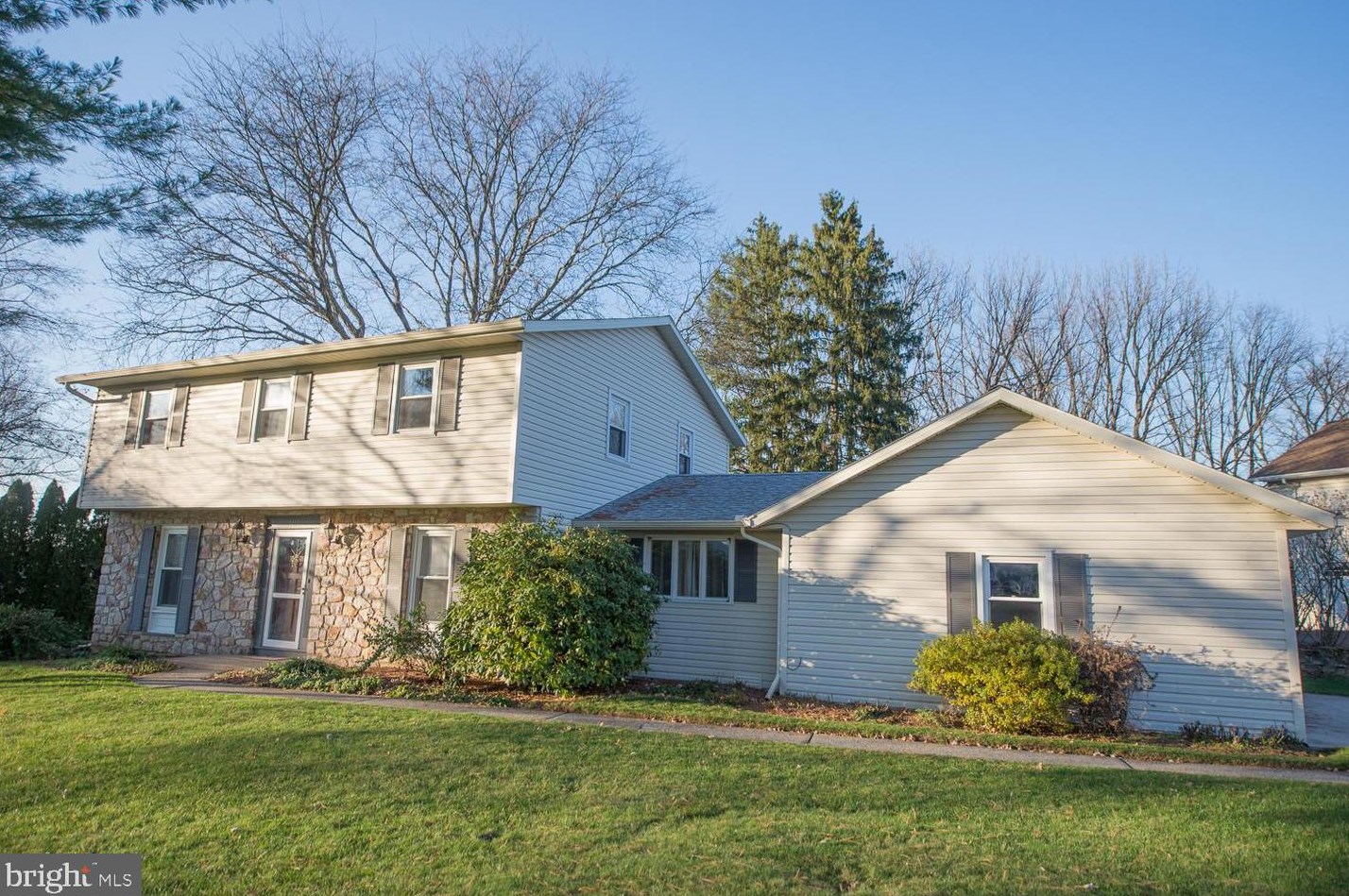 1015 7 St, Emmaus PA 18049-1607 exterior