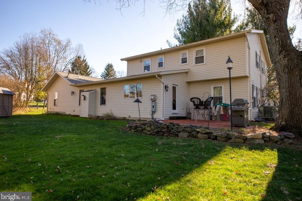 1015 7 St, Emmaus PA 18049-1607 exterior