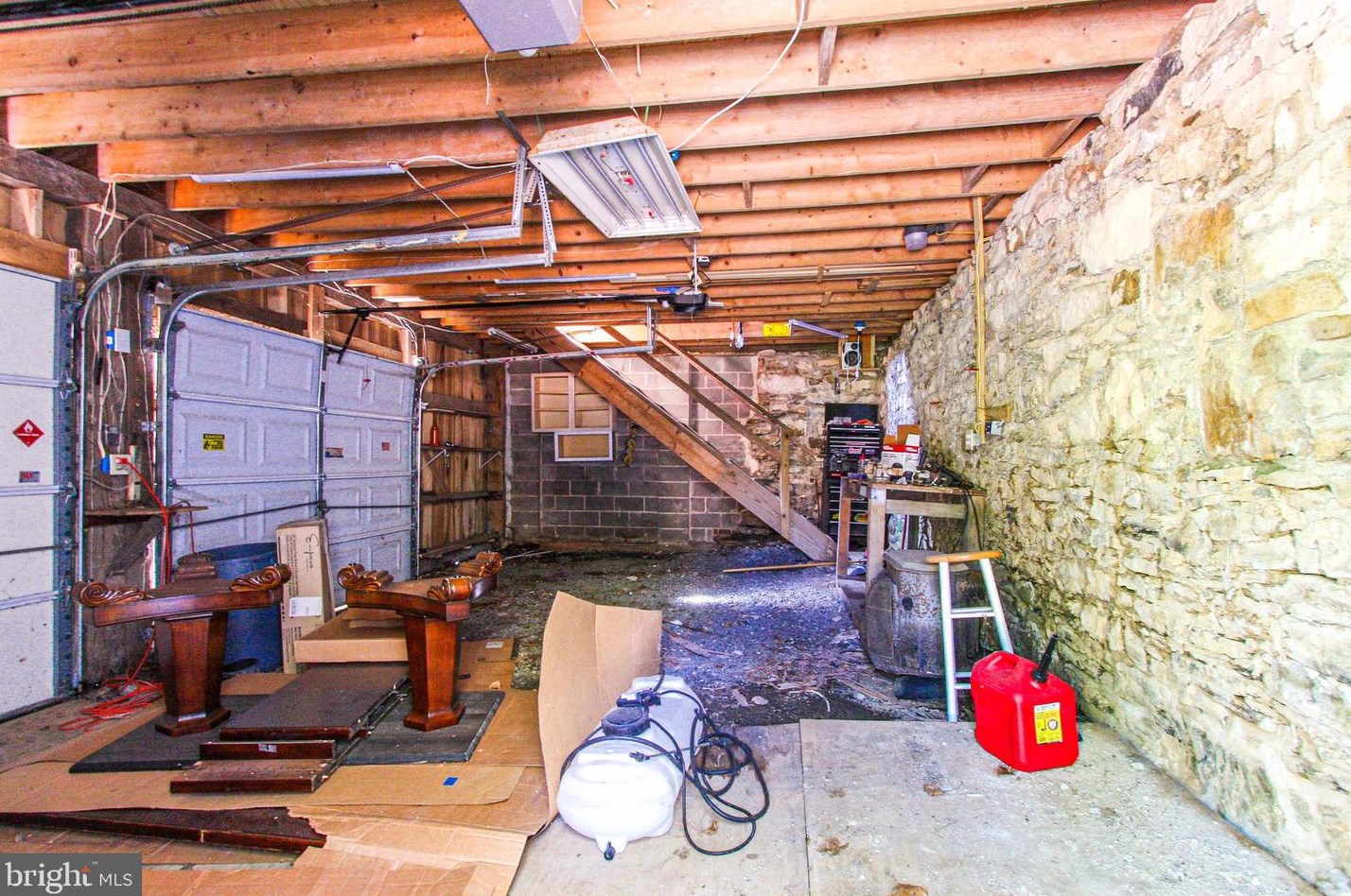 6951 Yeakels Mill Rd, Zionsville PA  18092-2337 exterior