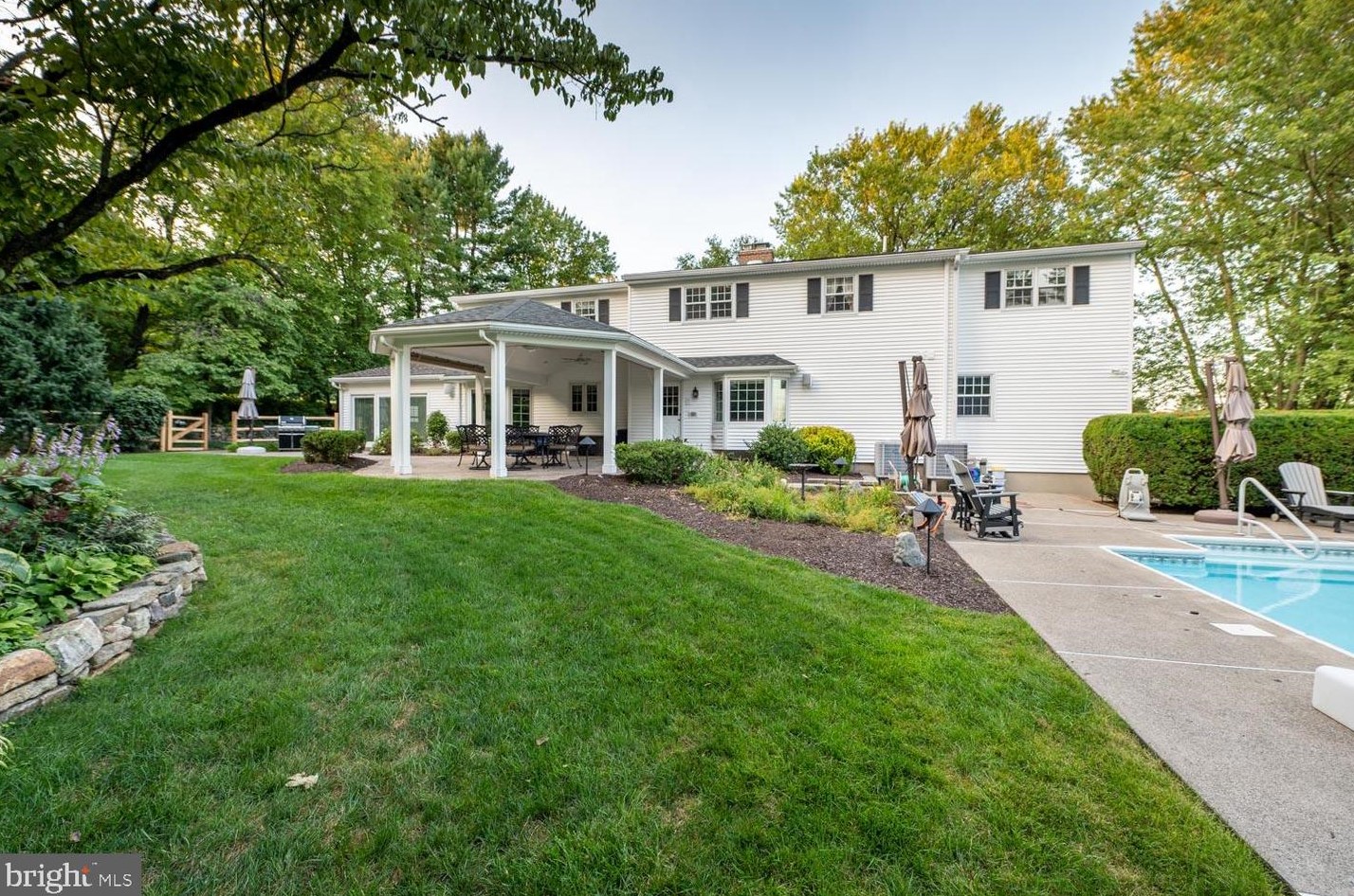 4766 5 St, Emmaus PA 18049-2331 exterior