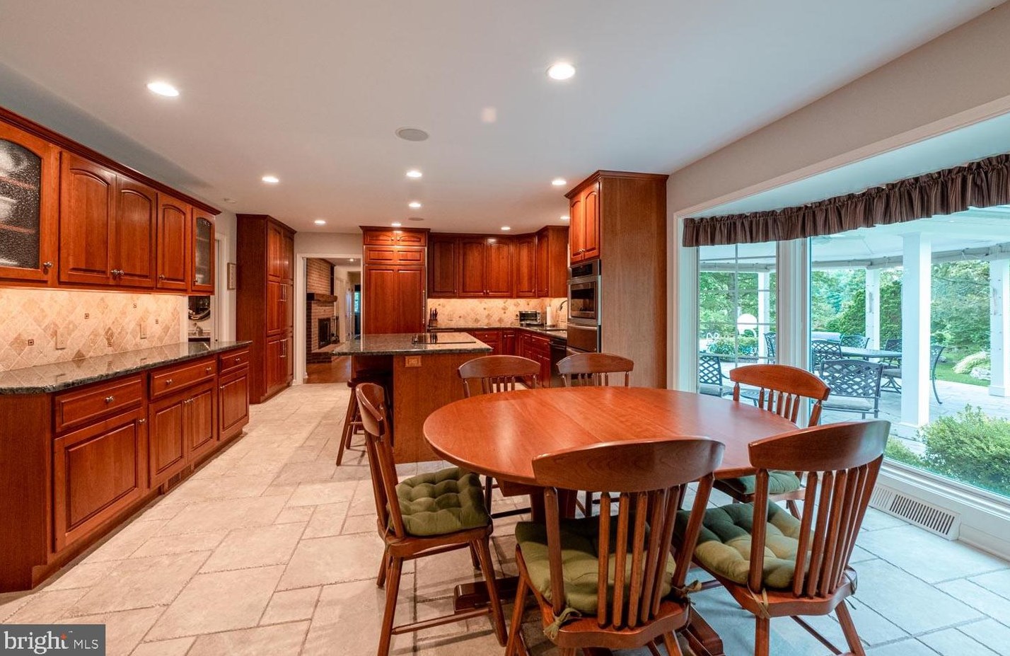 4766 5 St, Emmaus PA 18049-2331 exterior