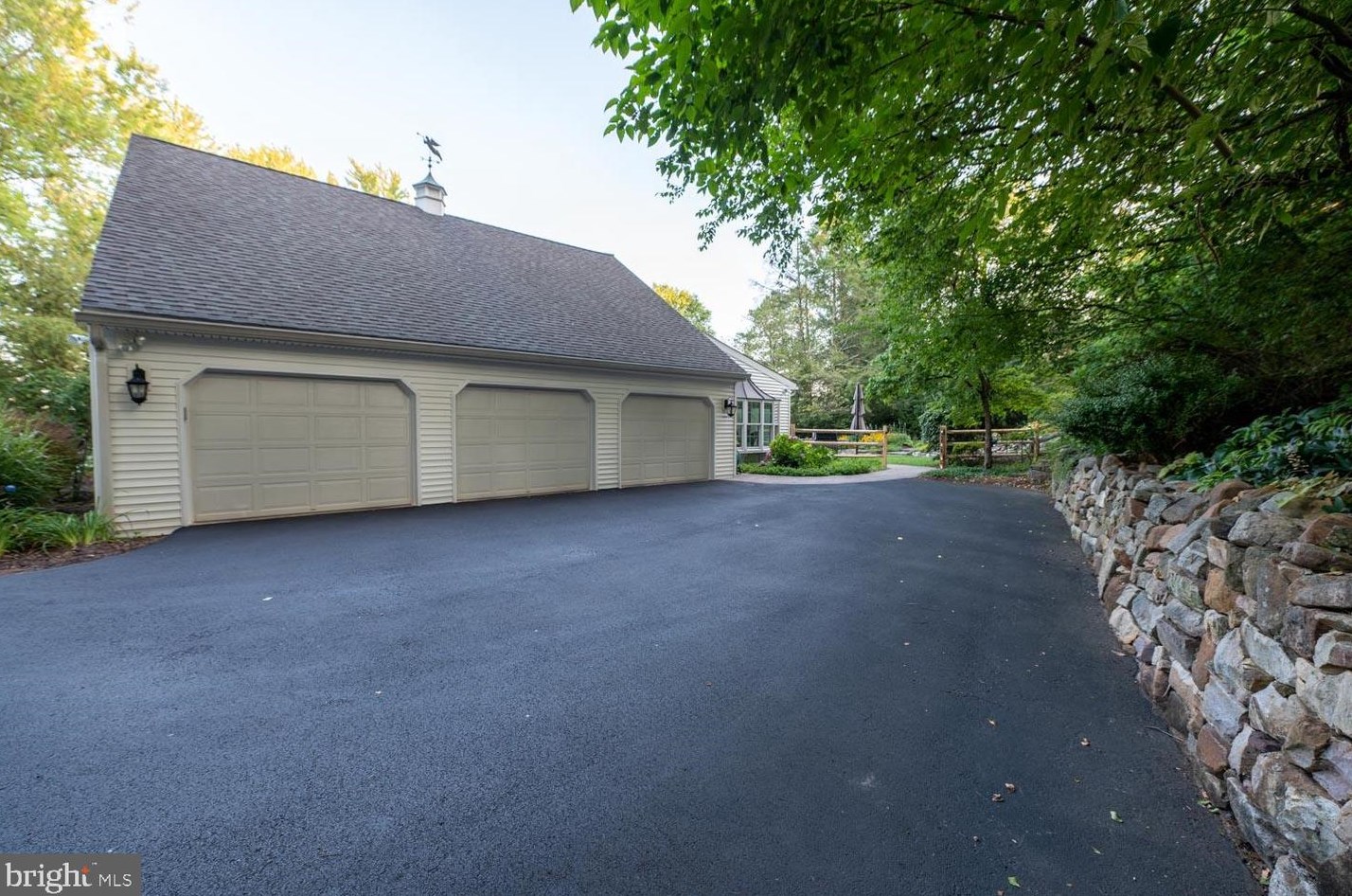 4766 5 St, Emmaus PA 18049-2331 exterior