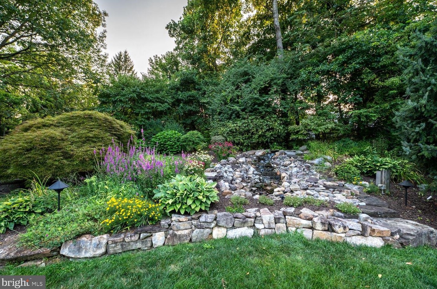 4766 5 St, Emmaus PA 18049-2331 exterior