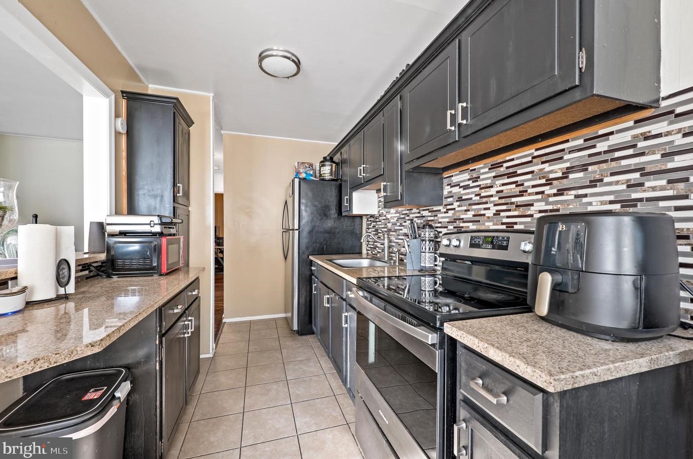 695 Brookdale St, Allentown PA  18103-4841 exterior