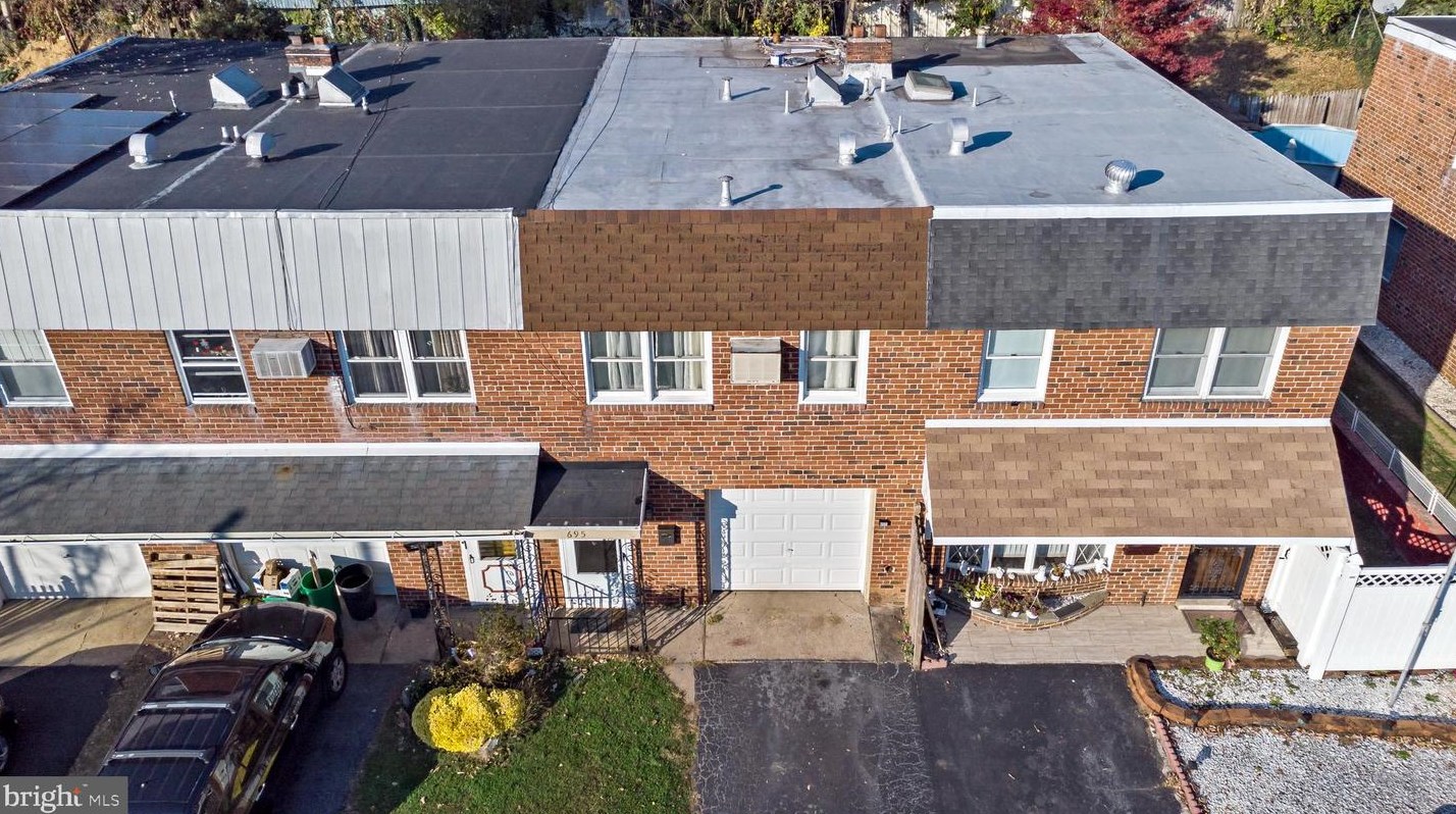 695 Brookdale St, Allentown PA  18103-4841 exterior