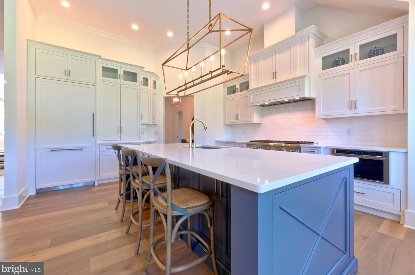 2747 Avenue Du Vlg, Bethlehem PA  18015-9117 exterior