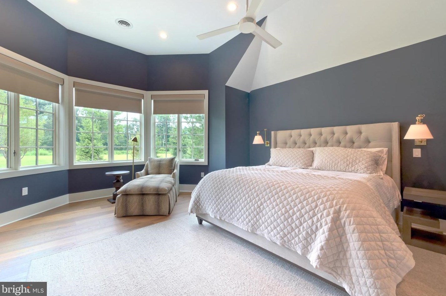 2747 Avenue Du Vlg, Bethlehem PA  18015-9117 exterior