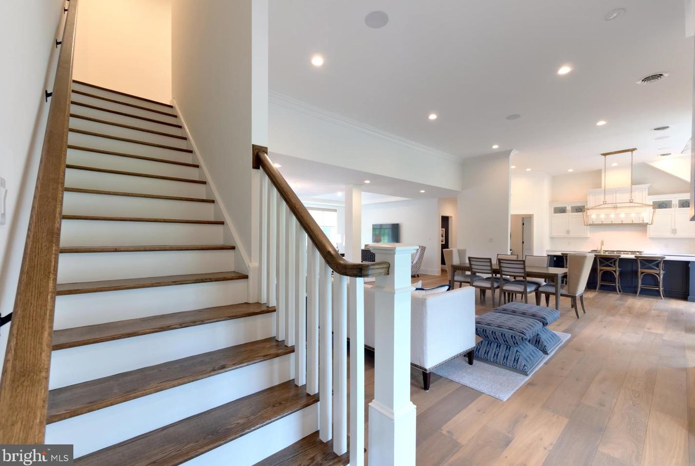 2747 Avenue Du Vlg, Bethlehem PA  18015-9117 exterior