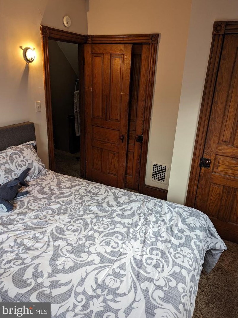 1029 Seneca St, Bethlehem PA 18015-4129 exterior