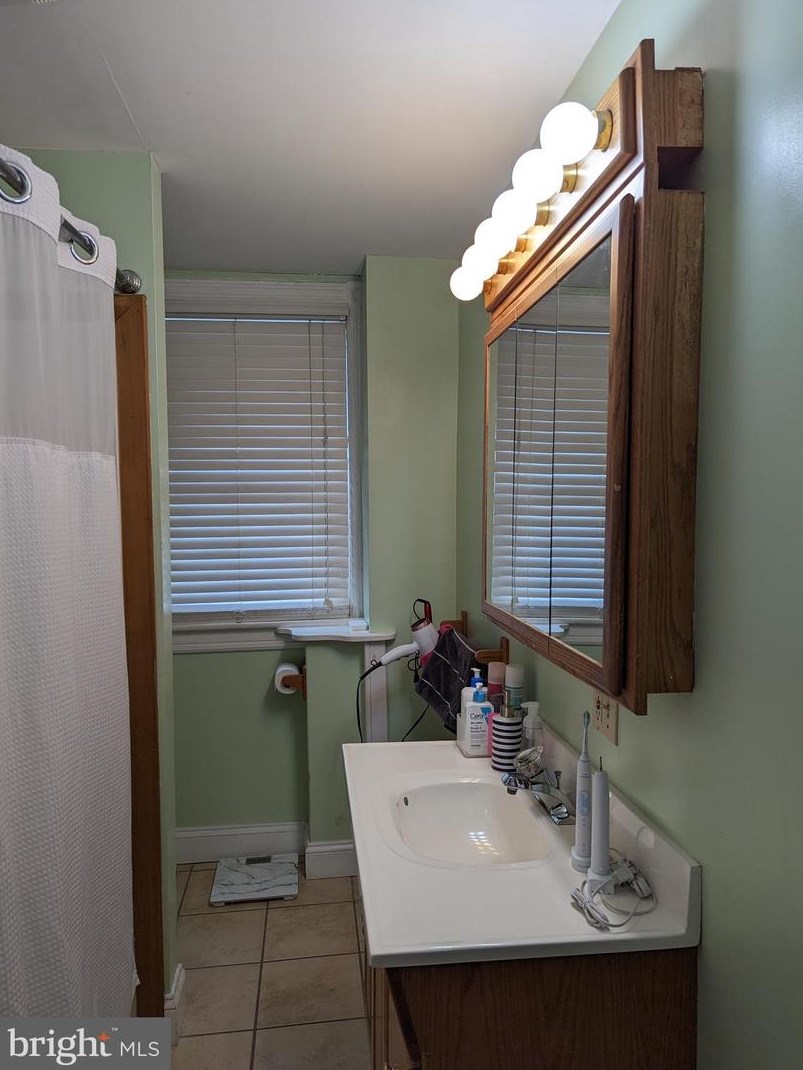 1029 Seneca St, Bethlehem PA 18015-4129 exterior