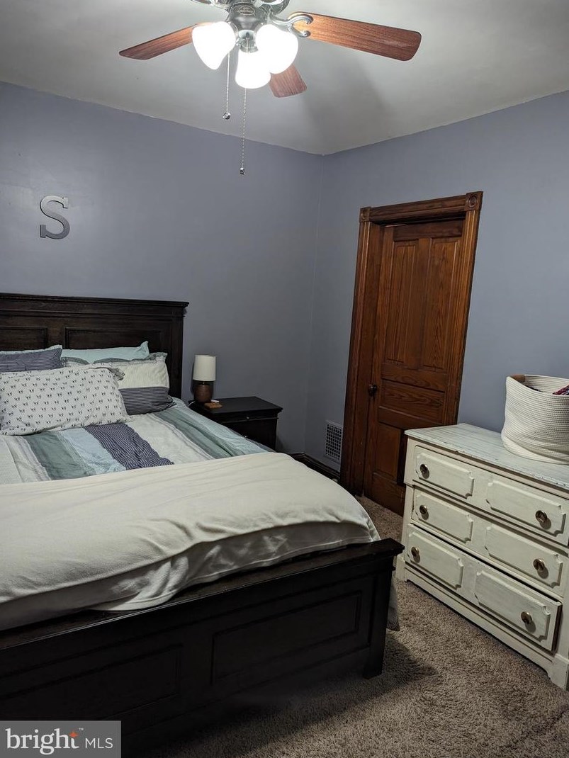 1029 Seneca St, Bethlehem PA 18015-4129 exterior