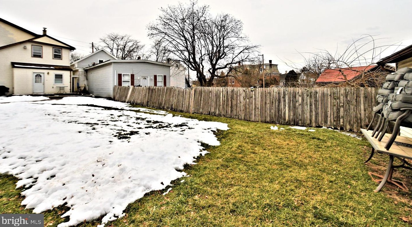 215 Franklin St, Alburtis PA 18011-5008 exterior